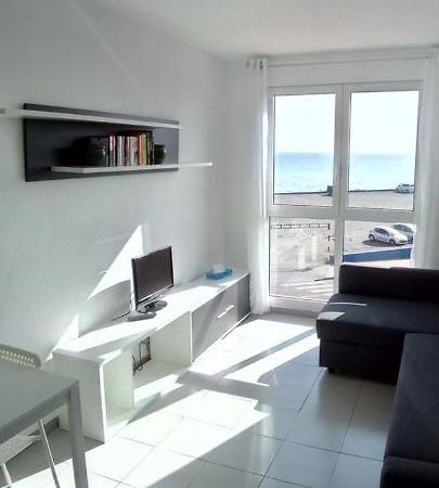 Un Dormitorio Frente Playa El Medano Bagian luar foto