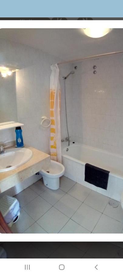 Un Dormitorio Frente Playa El Medano Bagian luar foto